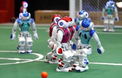 Autonomous mobile assembly robot played football and won the championship