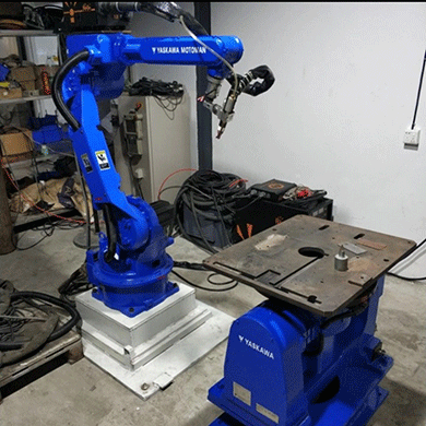 Robot welding workstation